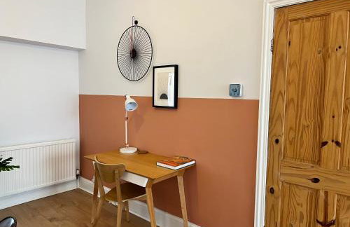 TAFFS MEAD HOUSE Central City Location, nr Stadium, Family Friendly! - Photo 14