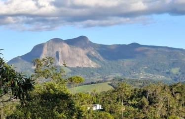 Chalé Bela Montanha Vista Pedra Azul Lareira e Charme - Foto 17