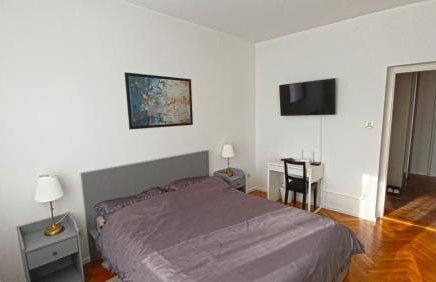 Home Run Apartment - Photo 12