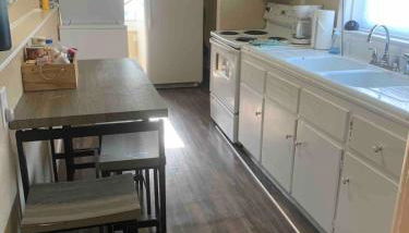 Cute 1 Bdrm Bungalow - New Flooring! - Foto 4