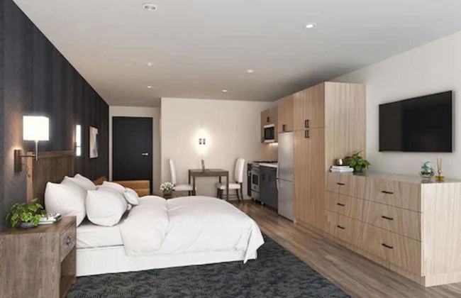 Residences at Solomon Pond - Photo 2