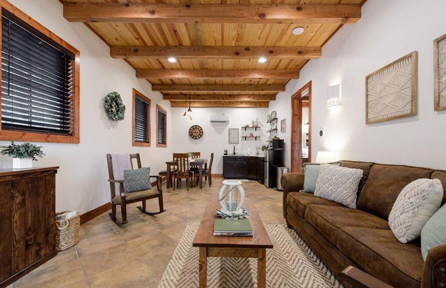 Little Dutch Cabin 101-12 Min to Magnolia-baylor - Foto 2