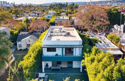 Private LA Retreat w Pool Hot Tub Fire Pit Near Melrose Ave The Martel House by AvantStay - Foto 52