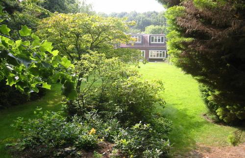 Lovely, spacious home with huge rear garden - Foto 2