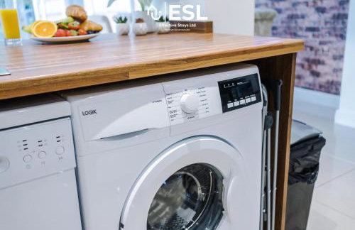 Open Plan - 3 Bedroom House - Garden and Outdoor Seating - Driveway Parking - Short Drive to City Centre - Foto 15