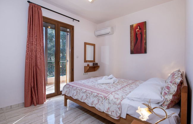 Modern Holiday Home in Sfakaki - Photo 4