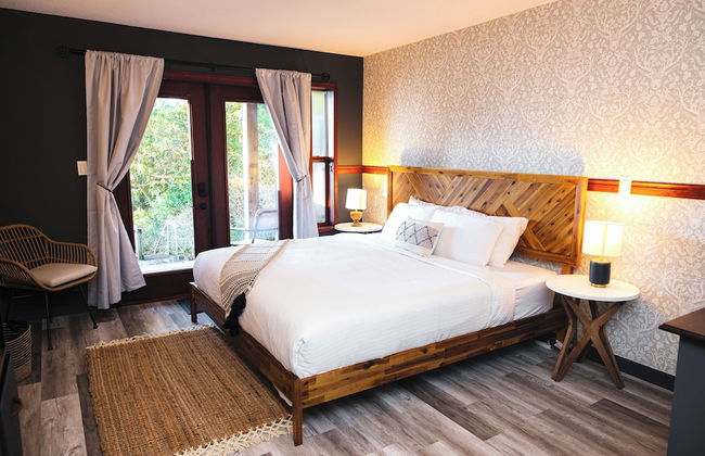 Tofino Oceanfront Hotel Suite 2 - Photo 1