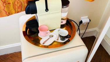 Studio chic à 200 m du Palais des Festivals, au cœur du shopping Cannois - Photo 3