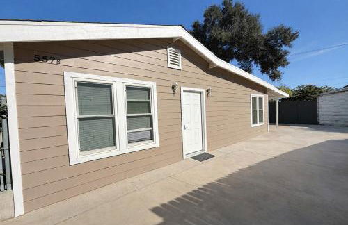 Brand new private Home with Yard free parking, near Ontario airport - Foto 6