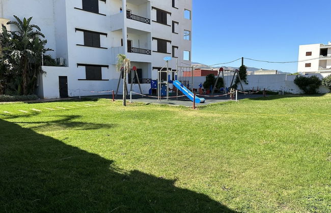 Luxurious Scandinavian-style pool & play - Photo 25