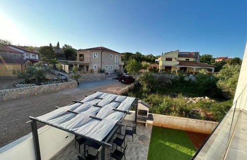 KRK, VILLA SOTTOVENTO WITH POOL, 8p - Foto 7