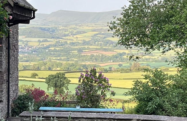 15th Century 6-bed Farmhouse, Sleeps 11, Pets Ok - Photo 35