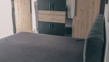 Creek House - Photo 2