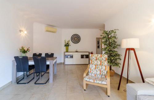 George's Quinta das Palmeiras, a 2 bedroom apartment in luxury complex, walking distance to town - Foto 7