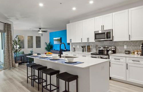 Near Mayo Clinic & Desert Ridge , Stay with Pool & Gym- S309 - Foto 7