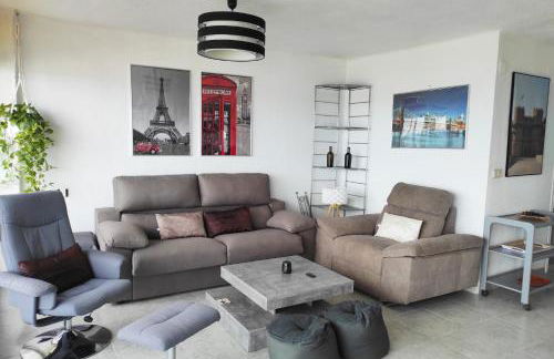 Terrace & Sea Views in Cullera - Photo 9