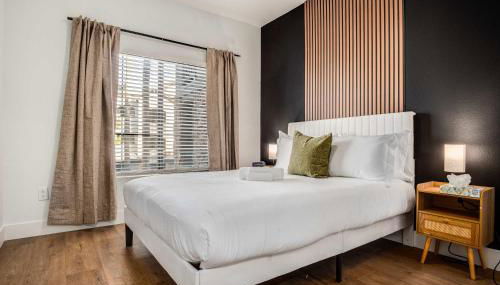 Boulevard Stays Quiet Modern 2BR Pickleball Pool Parking Gym 06 - Foto 3