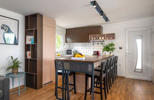 Villa Royal Green Two - Photo 21