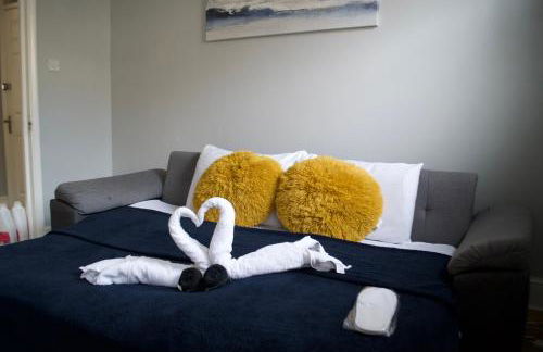 Stylish 2-Bed Garden Flat, 5 Mins to Brixton - Photo 79