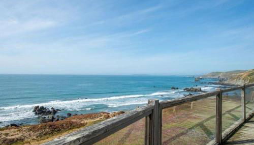 Breaking Waves! On the Bluff! AMAZING VIEWS!! BBQ! Fast WiFi! Walk to Beach!!! - Foto 4, Other