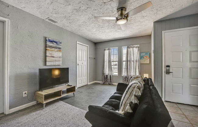 Emerald Sunset by Book That Condo - Photo 9