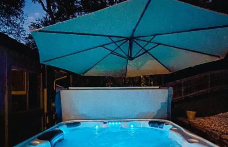 Art Deco Gem-King Suite-Hot Tub-Outdoor Fire Place - Foto 14