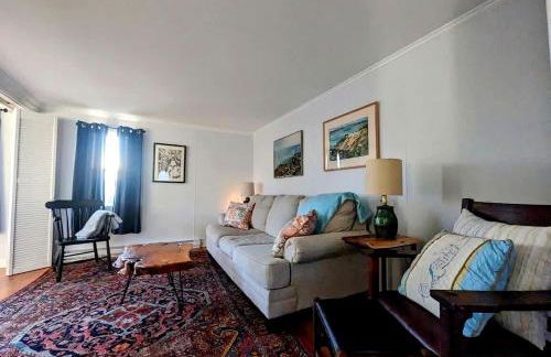 Cozy Waterfront Cottage with Private Beach and Fire Pit Near Gouldsboro, Maine - Foto 2