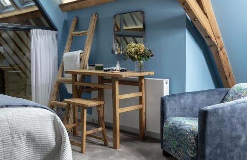 The Old Mission Church - Photo 28