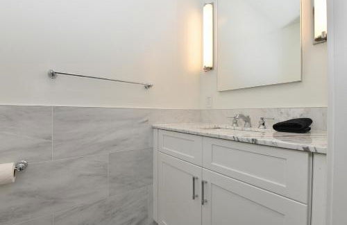 Sophisticated 3 Bedroom Duplex in the Heart of Midtown - Photo 22