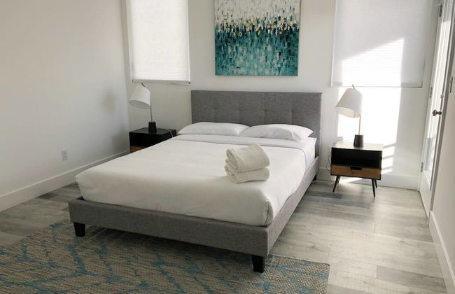 Brand NEW Luxury Spacious 3bdr Townhome Close to 3rd St - Photo 1