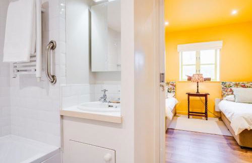 Charming Coach House Retreat Near Sherborne Abbey - Foto 22