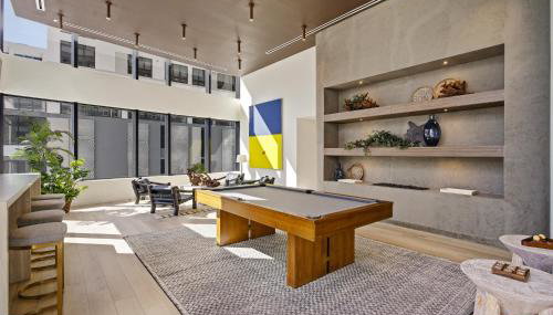 Upscale Downtown Condo Pool Gym & Skyline Views - Foto 4