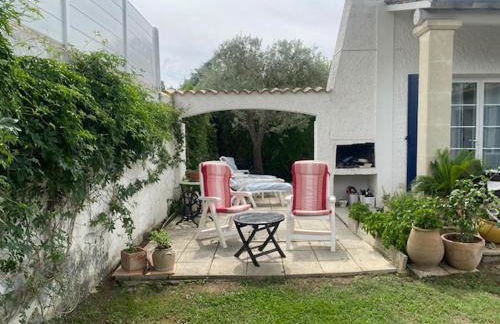 VILLA MIREILLE CALME ARBOREE PISCINE SANS VIS A VIS SECURISEE - Foto 32