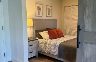 NEW Modern Condo FREE Parking & High Speed Wifi - Foto 18