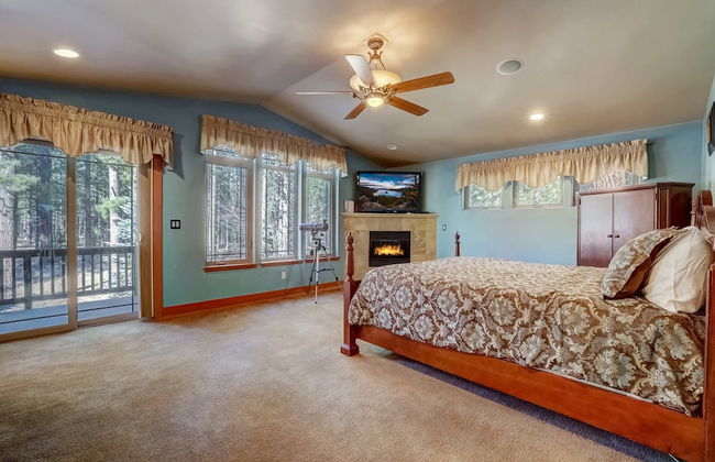 Stunning Forest Retreat - Walk to Upper Truckee River! - Foto 3