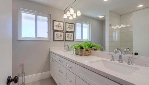 Gorgeous Upgraded 5 Bedroom & 3 Bath Home with pool - Foto 2