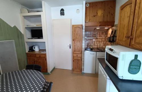 Appartement cosy 6 pers, proche pistes, balcon, casier à skis, parking gratuit - FR-1-602-25 - Foto 3