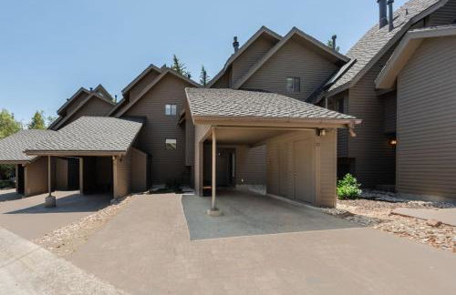 Bright and Cozy Getaway - Photo 25