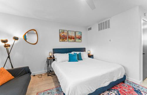 Prime SoCo boutique studios with laundry WiFi 7 Min to DT - Foto 8