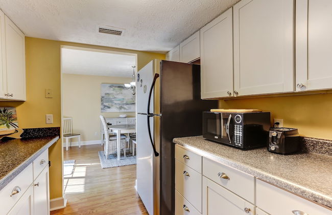 Fernandina Shores Condo with Private Balcony and Access to Pool by RedAwning - Foto 9