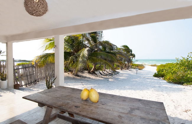 Arena y Mar Beachfront House, El Cuyo by The Spot Rentals - Foto 45