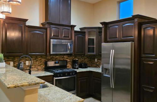 Beautiful Home For Large Family! - Foto 12