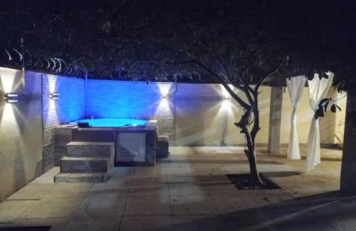 CASA COM SPA DE HIDRO, AQUECEDOR E CROMOTERAPIA A 1,0 kM DO CENTRO - Foto 2