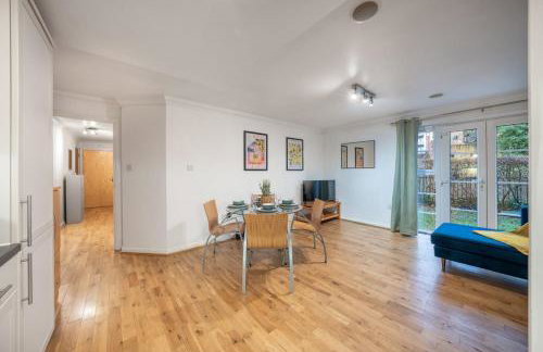 Bishops Stortford 2 Bed Flat - Free Parking - STN - Foto 7