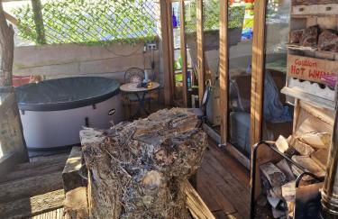 Cosy rustic cabin with hot tub and country views - Foto 29