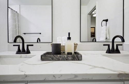 Allen Abode - 4 Bedrm Pool Fire Pit Charm - Photo 26