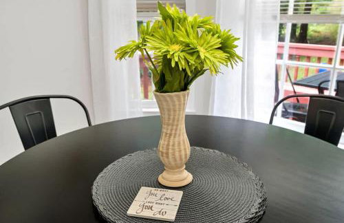 4BR Cozy Family Retreat Near Mall of GA, Near Lake Lanier - Sleeps 10 - Foto 67