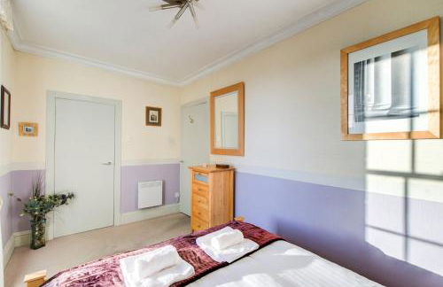 GuestReady - Historic Edinburgh Old Town Apartment - Photo 5