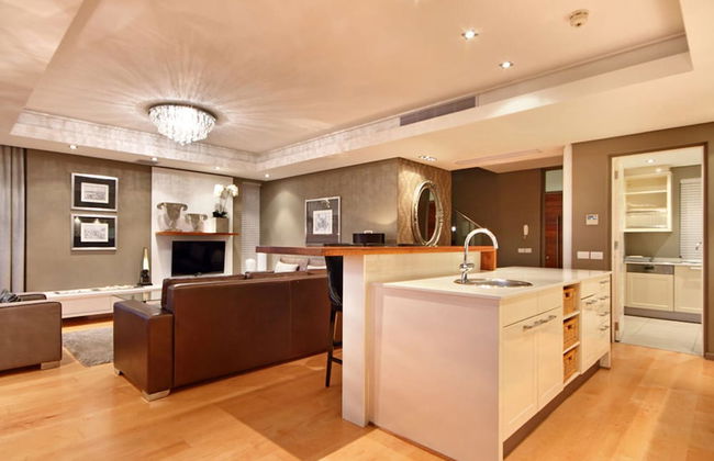 The Residences at Crystal Towers - Foto 32