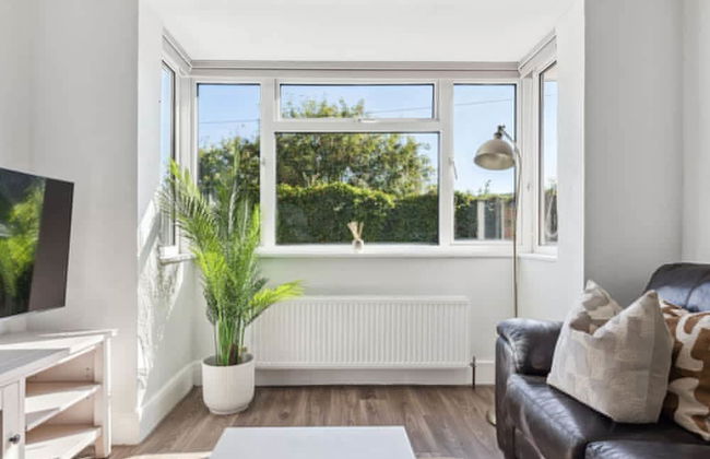 Fern House - Cosy 3 Bedroom House With Garden - Photo 7